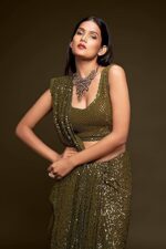 Women's Heavy Georgette Sequins Work Heavy Saree with Blouse - Image 6